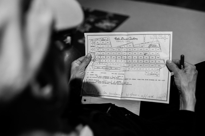 Tình yêu của cặp vợ chồng bị ung thư qua những bức ảnh của con gái ảnh 8