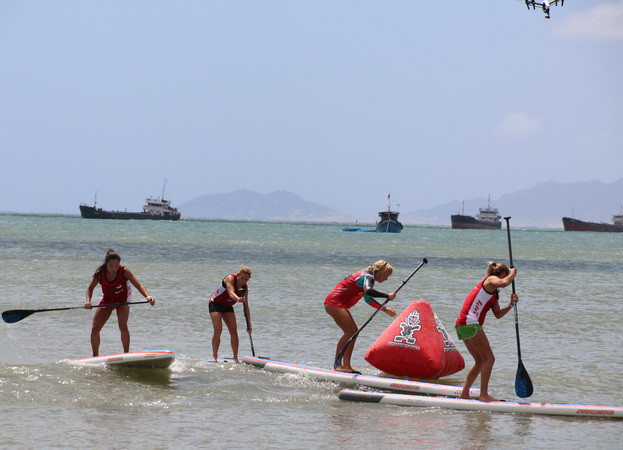 Việt Nam đoạt HCV môn lướt ván bay giải KTA Tour châu Á 2016 ảnh 1