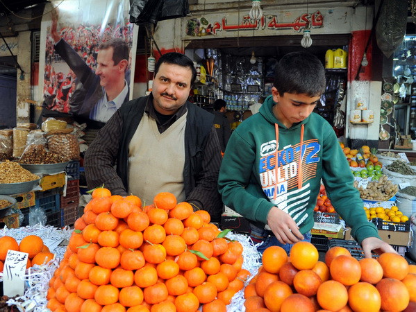 Cứu trợ hàng trăm nghìn người tại các khu vực bị bao vây ở Syria ảnh 1