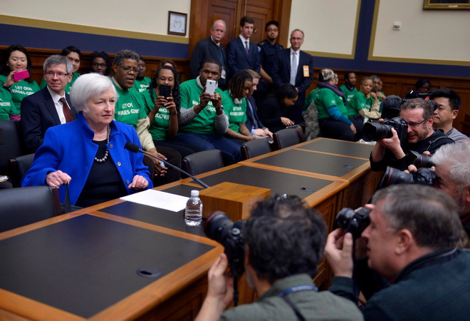 IMF cảnh báo kinh tế thế giới có nguy cơ “trật bánh” ảnh 1