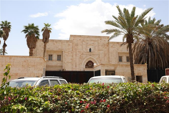 Đại sứ quán Syria ở Riyadh, Saudi Arabia. (Ảnh: AFP/TTXVN) Các nước Arab đóng vai trò dẫn dắt tìm giải pháp cho khủng hoảng Syria ảnh 1