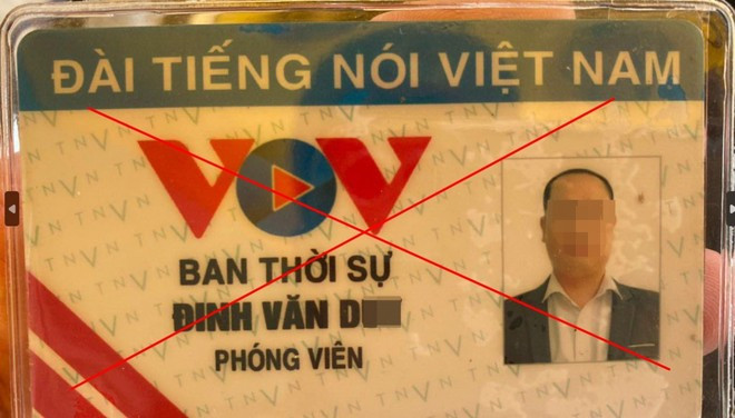 Tạm giữ lái xe giả danh phóng viên xin bỏ qua lỗi vi phạm giao thông ảnh 1