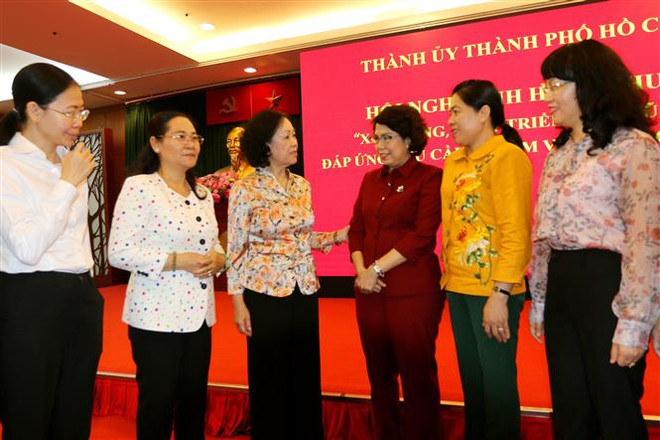 Xây dựng, phát triển đội ngũ cán bộ nữ đáp ứng yêu cầu giai đoạn mới ảnh 2