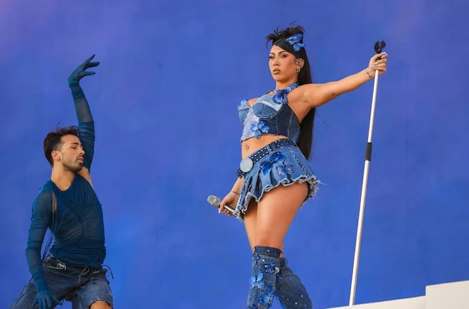 Cảm hứng thời trang mùa Hè 2023 từ dàn nghệ sỹ Coachella ảnh 2