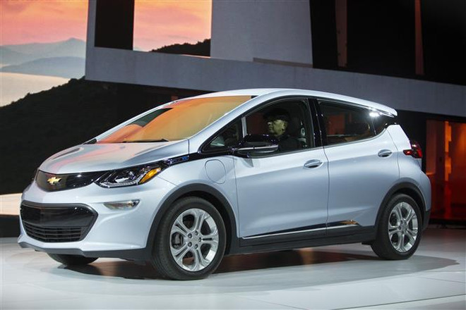 Mẫu xe Chevrolet Bolt. (Ảnh: AFP/TTXVN) GM sẽ ngừng sản xuất xe điện Chevrolet Bolt vào cuối năm 2023 ảnh 1