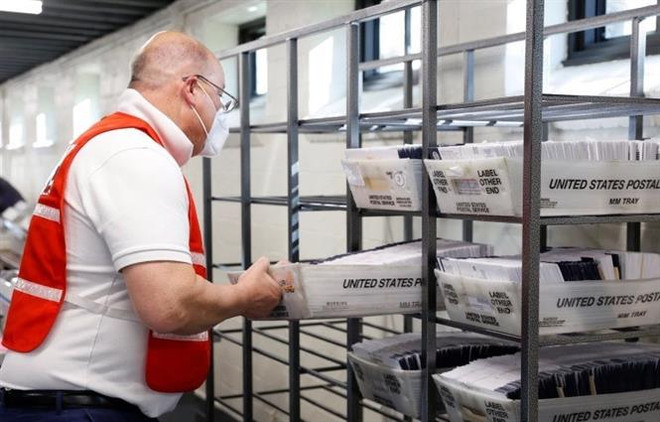 Ông Trump sẽ phải trả gần 8 triệu USD để kiểm lại phiếu ở Wisconsin ảnh 1