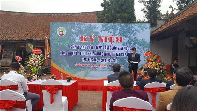 Quang cảnh lễ kỷ niệm. (Ảnh: Đinh Thuận/TTXVN) Kỷ niệm 15 năm Làng cổ Đường Lâm được công nhận là di tích quốc gia ảnh 1