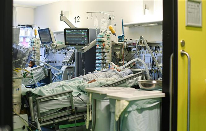 Dịch bệnh COVID-19: Số ca mắc tại Đức vượt mốc 1 triệu người ảnh 1