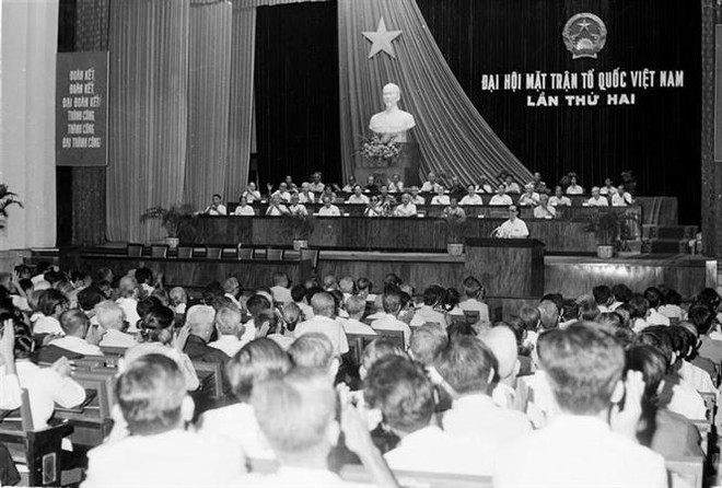 Đại hội đại biểu toàn quốc Mặt trận Tổ quốc Việt Nam lần thứ II được tổ chức tại Hà Nội từ ngày 12-14/5/1983. (Ảnh: Kim Hùng/TTXVN) Phát huy truyền thống 90 năm vẻ vang của Mặt trận Tổ quốc Việt Nam ảnh 1