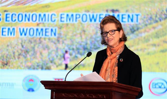 Bà Caitlin Wiesen, Trưởng đại diện thường trú của UNDP tại Việt Nam, cho rằng Việt Nam đã thực hiện rất tốt vai trò của mình trong năm Chủ tịch ASEAN 2020. (Ảnh: Anh Tuấn/TTXVN) Đại biểu quốc tế đánh giá cao vai trò Chủ tịch ASEAN 2020 của Việt Nam ảnh 1