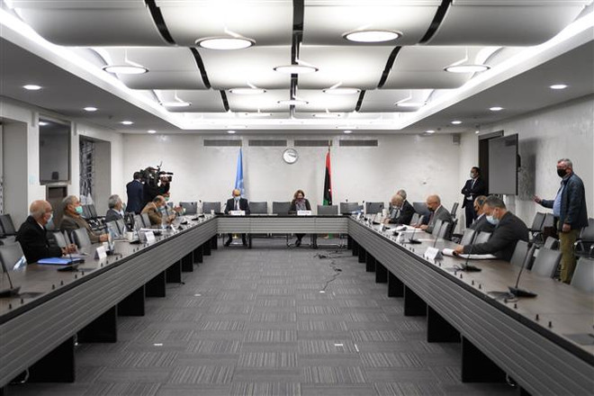 Toàn cảnh cuộc đàm phán giữa các bên đối địch ở Libya tại Geneva, Thụy Sĩ ngày 20/10/2020. (Nguồn: AFP/TTXVN) Tạm dừng đàm phán, Libya chưa thành lập được chính phủ chuyển tiếp ảnh 1