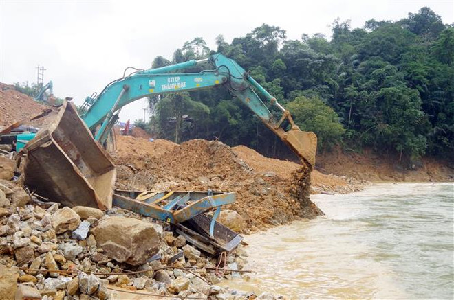 Tìm kiếm 57 người mất tích ở Thừa Thiên-Huế, Quảng Nam và trên biển ảnh 1