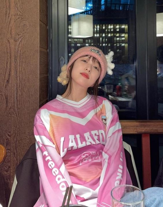 Blokecore - phong cách thời trang thú vị lấy cảm hứng từ bóng đá ảnh 3