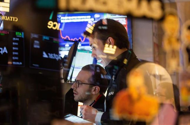 Chứng khoán thế giới đi lên do kỳ vọng Fed tạm dừng tăng lãi suất ảnh 1