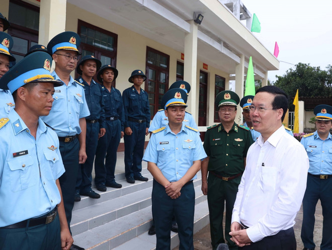 Chủ tịch nước tin tưởng đảo Phú Quý sẽ ngày càng giàu đẹp, văn minh ảnh 3