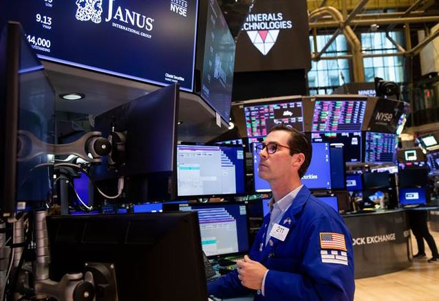 Lãi suất giảm, dòng tiền dần quay lại thị trường chứng khoán ảnh 2