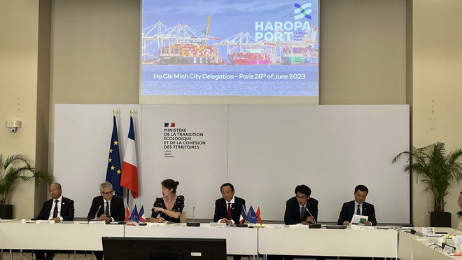 Bí thư Thành ủy Thành phố Hồ Chí Minh làm việc với doanh nghiệp Pháp ảnh 1