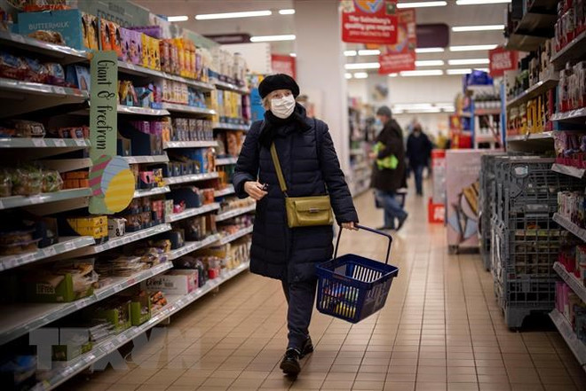 Năm 2022, kinh tế Anh thoát được suy thoái trong gang tấc ảnh 1