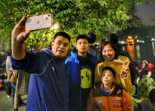 Giữ gìn nét đẹp trong gia đình - nhân lên phẩm cách người Tràng An ảnh 1