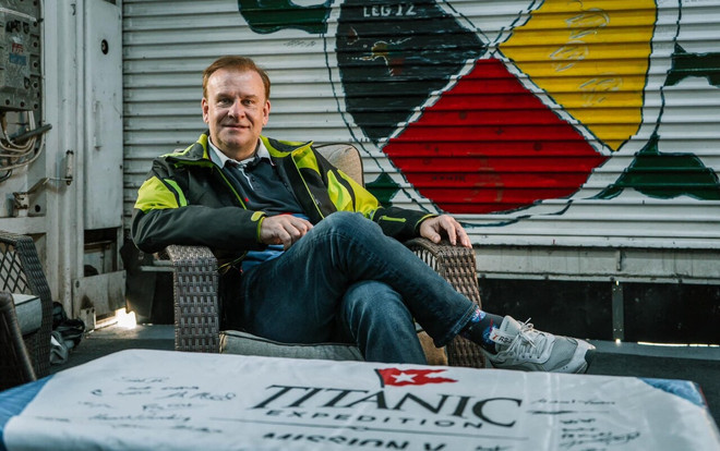 Tìm kiếm tàu lặn chở tỷ phú bị mất tích khi tham quan xác tàu Titanic ảnh 1