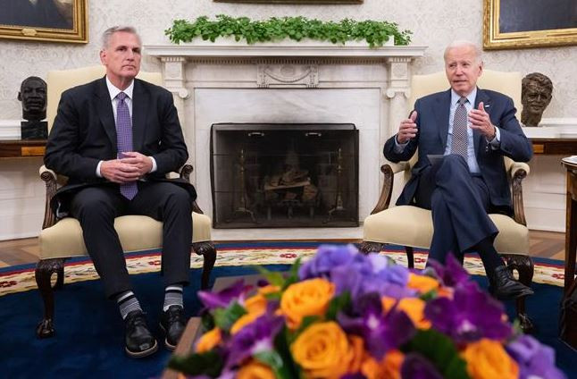 Tổng thống Mỹ Joe Biden hoan nghênh việc thông qua dự luật trần nợ ảnh 1