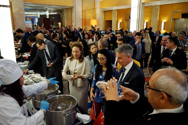 Người dân Thổ Nhĩ Kỳ ấn tượng với những món ăn Việt Nam ảnh 3