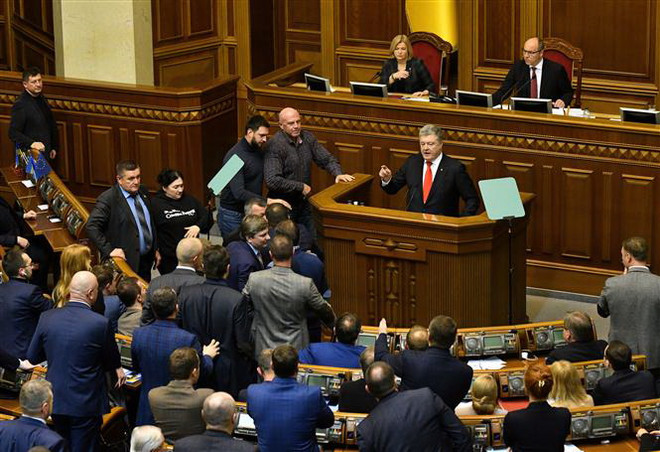 Tổng thống Ukraine ký luật chấm dứt Hiệp ước Hữu nghị với Nga ảnh 1