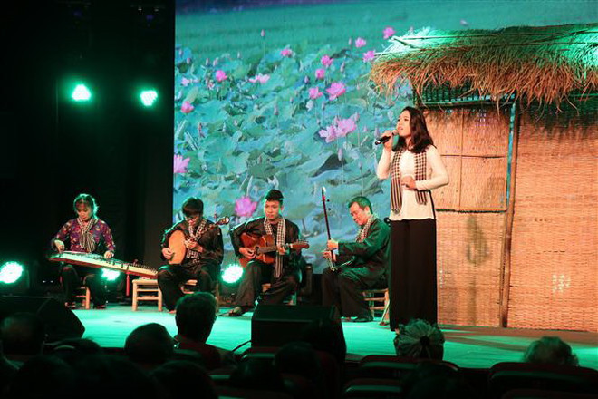 Giao lưu văn hóa nghệ thuật Việt-Pháp chủ đề "Chung một bầu trời" ảnh 2