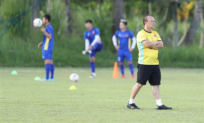 HLV Park Hang-seo rất mong chờ cuộc đấu trí với ông Eriksson ảnh 1