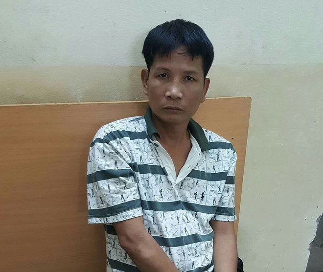 Bắt đối tượng lợi dụng chờ đèn đỏ để rạch đồ, trộm cắp ảnh 1