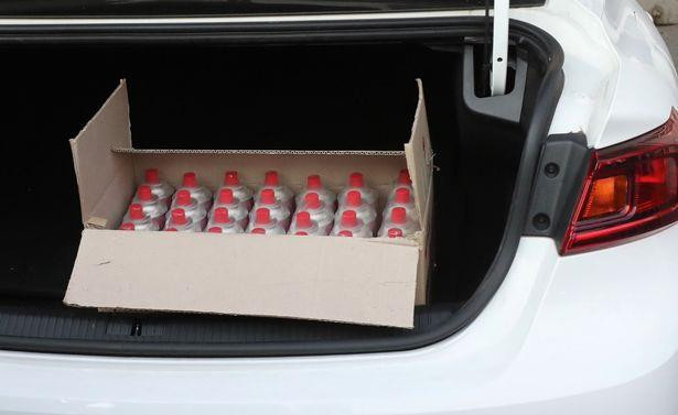 Xe chở đầy khí dễ cháy đâm vào cổng Đại sứ quán Mỹ ở Seoul ảnh 2