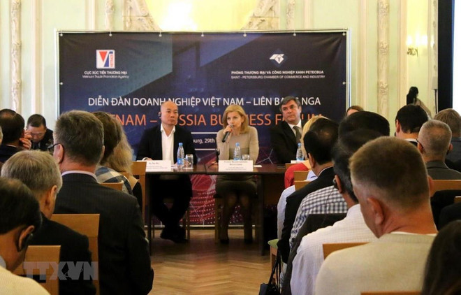 Ngày 29/5, Diễn đàn Doanh nghiệp Việt-Nga với sự tham dự của 18 doanh nghiệp Việt Nam và khoảng 60 doanh nghiệp Nga đã diễn ra tại thành phố Saint Petersburg. (Ảnh: Tâm Hằng/TTXVN) Doanh nghiệp Việt-Nga đặt mục tiêu trao đổi thương mại 10 tỷ USD ảnh 2