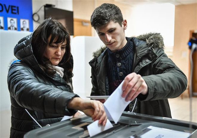 Moldova: Hai đảng có quan điểm trái ngược lập chính phủ liên minh ảnh 1