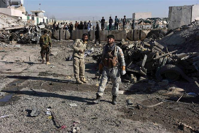 Hiện trường một vụ tấn công do Taliban tiến hành ở tỉnh Kandahar, miền Nam Afghanistan. (Nguồn: AFP/TTXVN) Taliban tấn công ủy ban bầu cử tại miền Nam Afghanistan ảnh 1