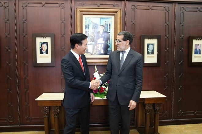 Trưởng Ban Tuyên giáo Trung ương Võ Văn Thưởng và Thủ tướng Maroc Saad Eddine El Othmani. (Nguồn: tuyengiao.vn) Maroc mong muốn tăng cường hợp tác với Việt Nam trong nhiều lĩnh vực ảnh 1