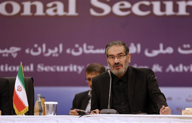 Thư ký Ủy ban An ninh quốc gia Tối cao Iran Ali Shamkhani. (Nguồn: AFP/TTXVN) Quan chức Iran khẳng định sẽ không đối đầu quân sự với Mỹ ảnh 1