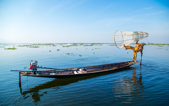 Đến Myanmar đừng bỏ qua In Paw Khone với lụa từ tơ sen độc đáo ảnh 2