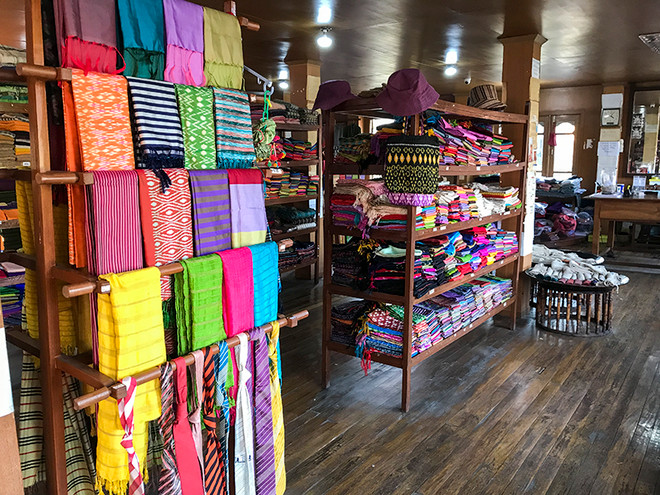 Đến Myanmar đừng bỏ qua In Paw Khone với lụa từ tơ sen độc đáo ảnh 10