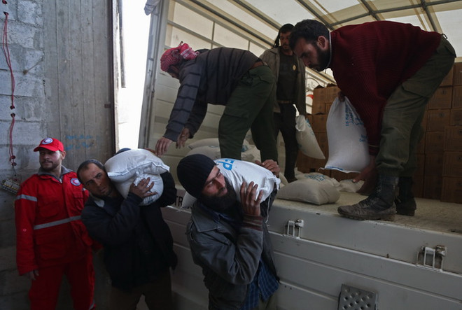 Syria: Hàng cứu trợ quốc tế bắt đầu tới Đông Ghouta ảnh 1