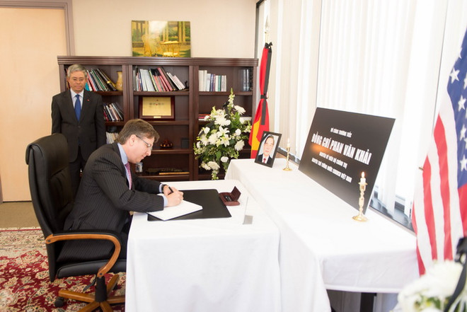 Bạn bè quốc tế tại Mỹ đến viếng nguyên Thủ tướng Phan Văn Khải ảnh 2