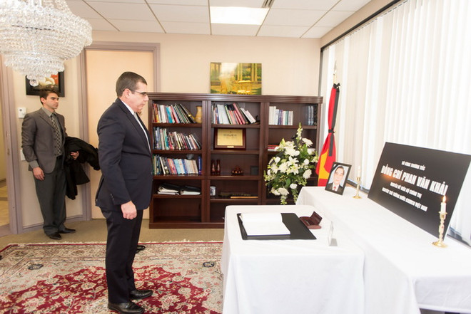 Bạn bè quốc tế tại Mỹ đến viếng nguyên Thủ tướng Phan Văn Khải ảnh 5