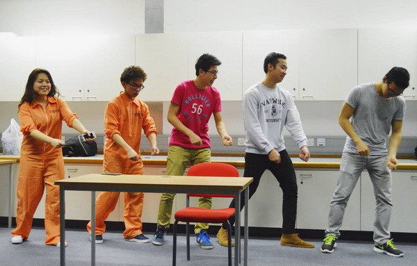 Du học sinh Việt tại Anh háo hức đón chờ đêm nghệ thuật 2015 ảnh 1