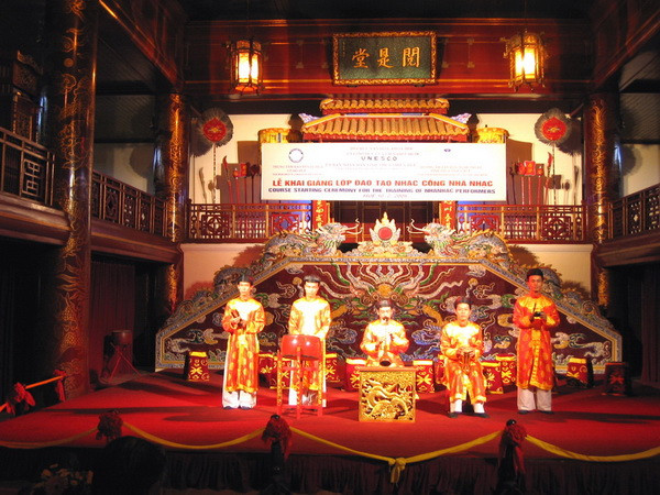 Khai trương biểu diễn nghệ thuật tại nhà hát cổ nhất Việt Nam ảnh 1