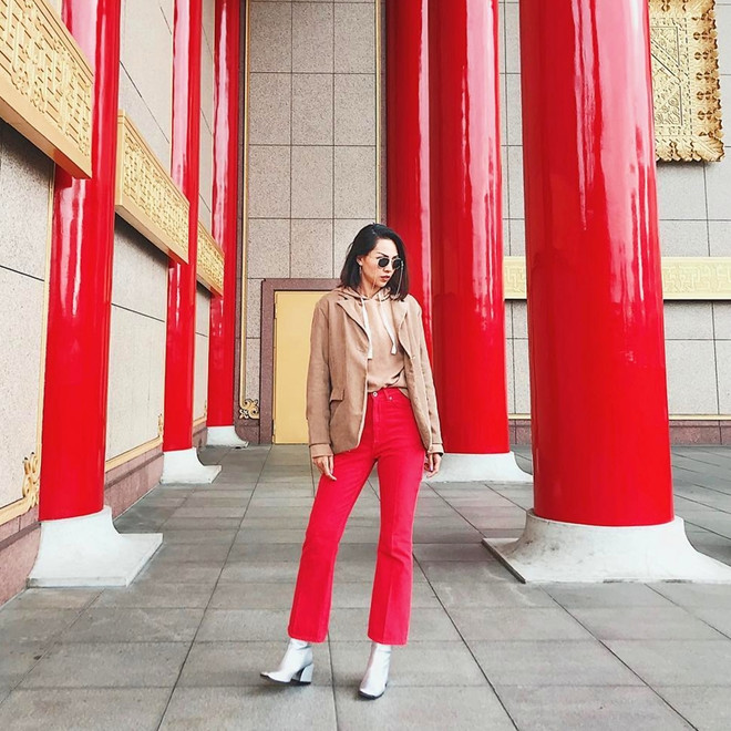 Dàn mỹ nhân Việt “nhuộm đỏ” trên sàn diễn đường phố ảnh 2