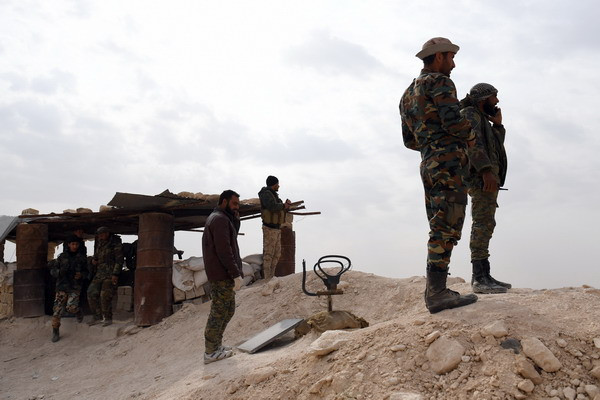 Phe nổi dậy nã pháo vào căn cứ không quân Nga ở Syria, phá 7 máy bay ảnh 1