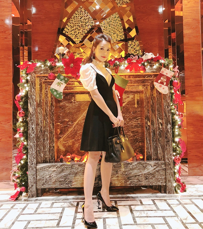 Dàn mỹ nhân Việt “nhuộm đỏ” trên sàn diễn đường phố ảnh 8