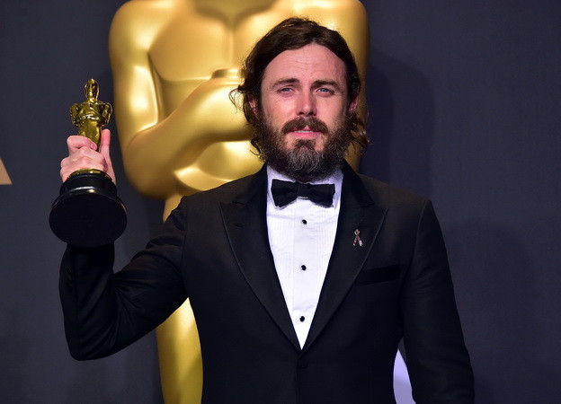 Casey Affleck không lên trao giải Oscar vì quá khứ quấy rối tình dục ảnh 1
