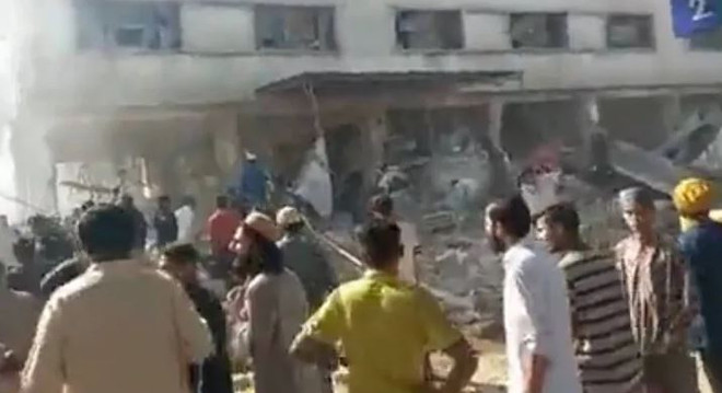 Pakistan: Xác định nguyên nhân vụ nổ tòa nhà ở Karachi ảnh 1