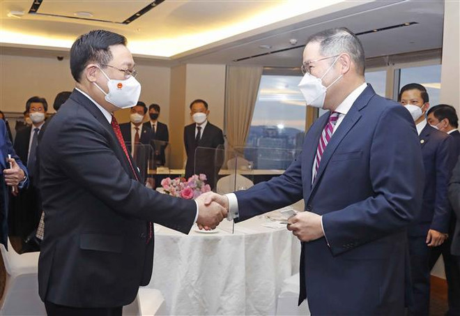 Chủ tịch Quốc hội tiếp đại diện một số tập đoàn lớn của Hàn Quốc ảnh 1