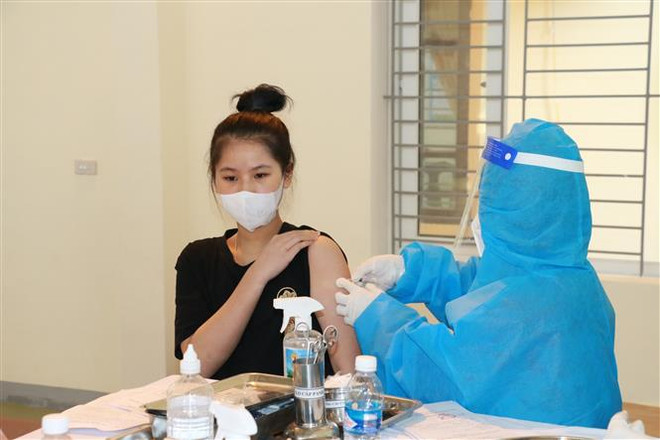 Quảng Ninh phấn đấu hết quý 1 năm 2022 hoàn thành mũi tiêm tăng cường ảnh 1